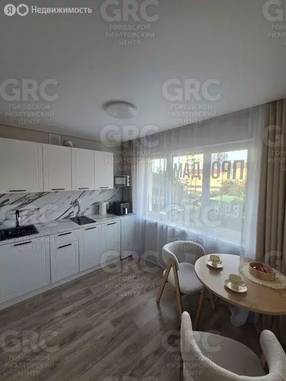 3-комнатная квартира: Адлер, улица Голубые Дали, 38 (69.6 м) - Фото 1