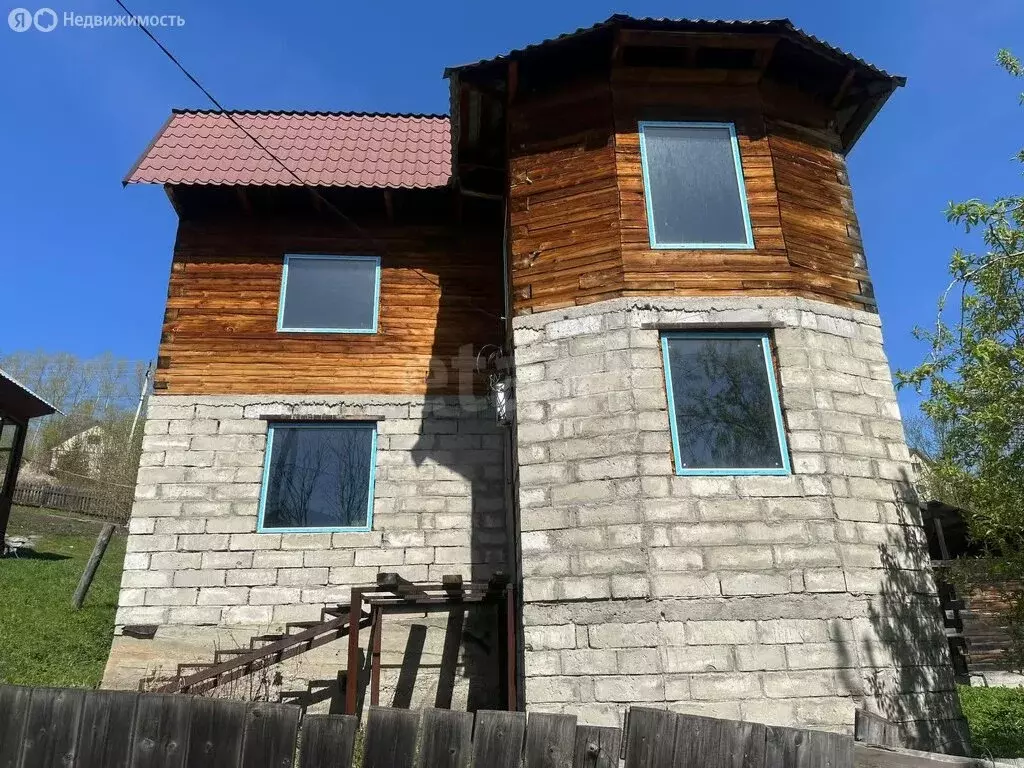 Дом в Горно-Алтайск, Айская улица (122 м) - Фото 0
