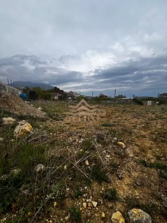 Участок в Крым, Алушта муниципальный округ, с. Верхняя Кутузовка ул. ... - Фото 0