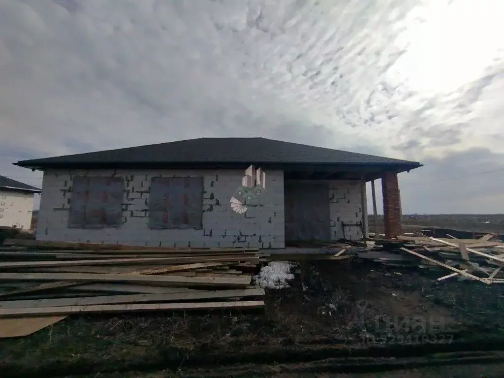 Дом в Саратовская область, Энгельсский район, Новопушкинское ... - Фото 1