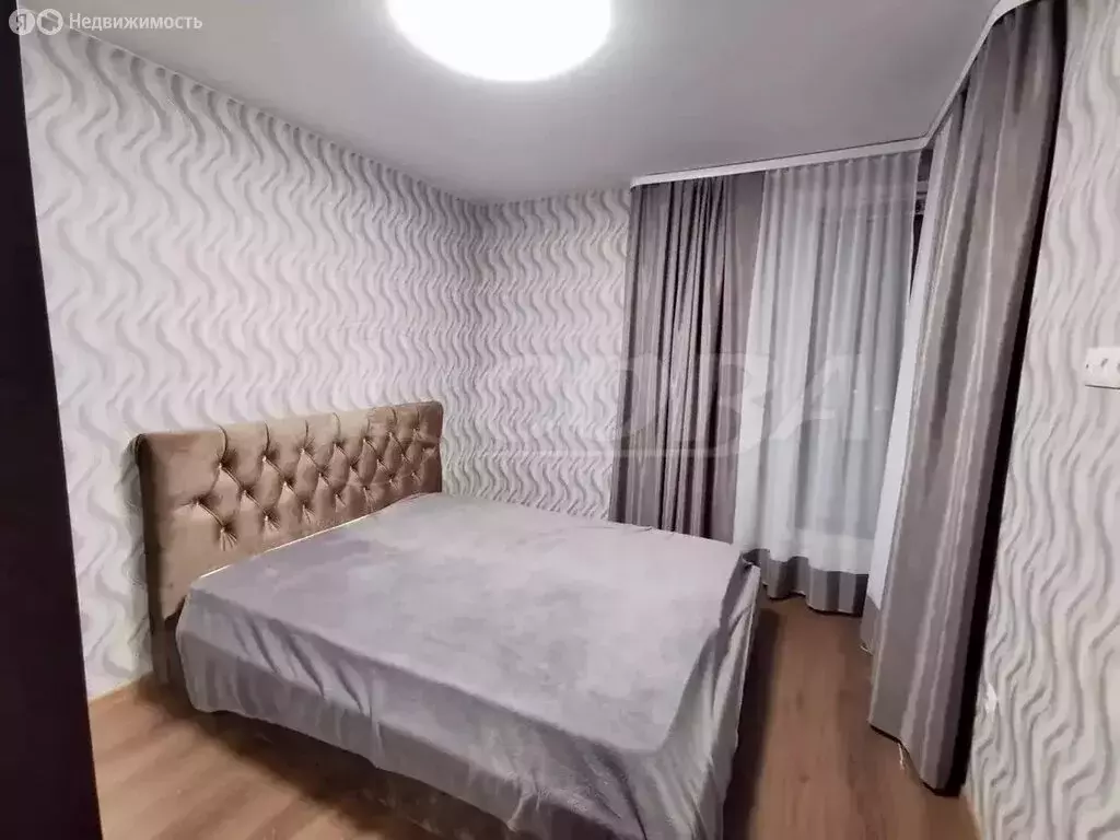 1-комнатная квартира: Тюмень, улица 50 лет Октября, 57Б (37 м) - Фото 1