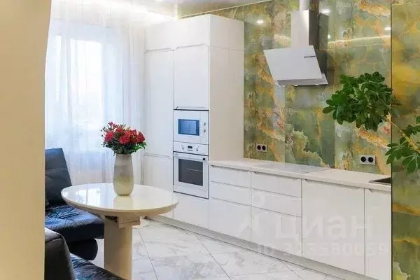 3-к кв. Санкт-Петербург ул. Оптиков, 45к2 (81.5 м) - Фото 1