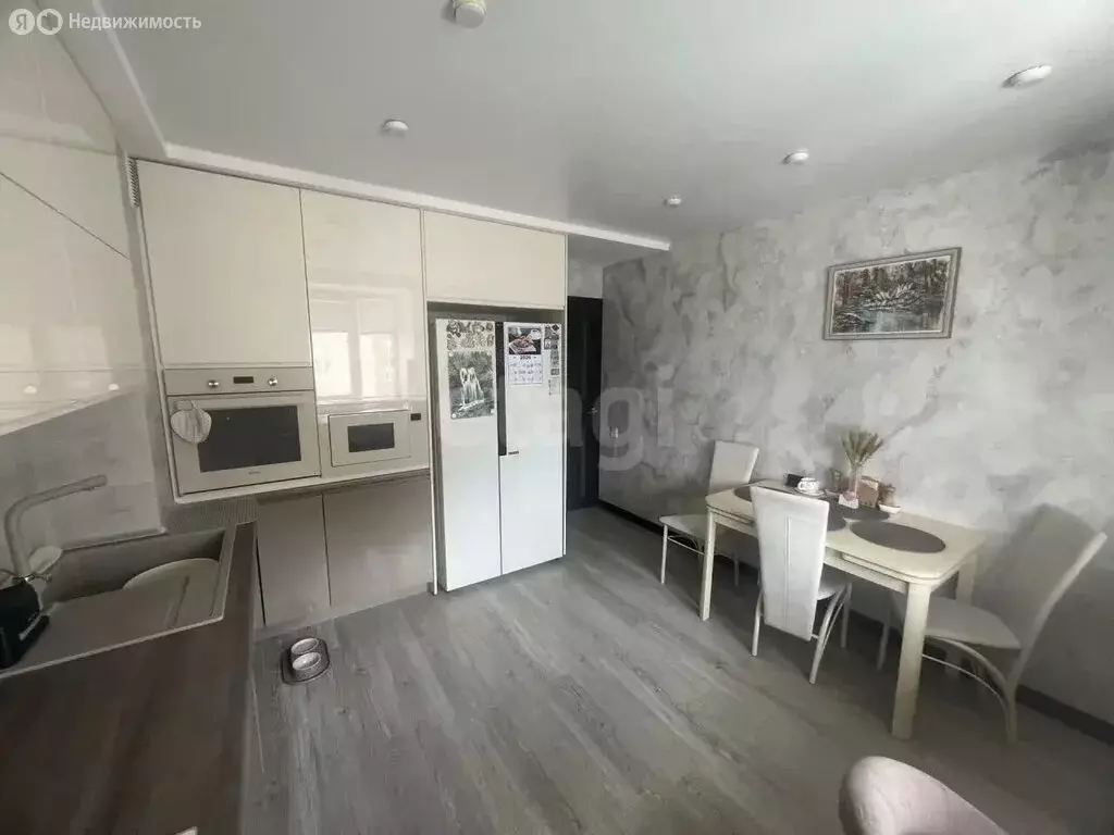 3-комнатная квартира: Евпатория, проспект Победы, 87 (75.1 м) - Фото 1