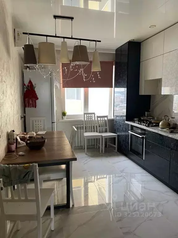 3-к кв. Саха (Якутия), Якутск ул. Кальвица, 30 (88.0 м) - Фото 1