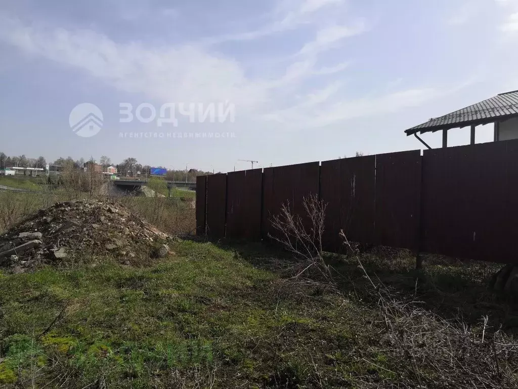 Участок в Чувашия, Чебоксары ул. Набережная реки Сугутки (4.5 сот.) - Фото 1