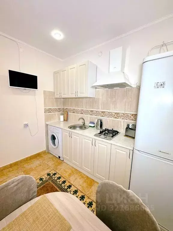 Дом в Краснодарский край, Геленджик ул. Калинина, 16 (50 м) - Фото 1