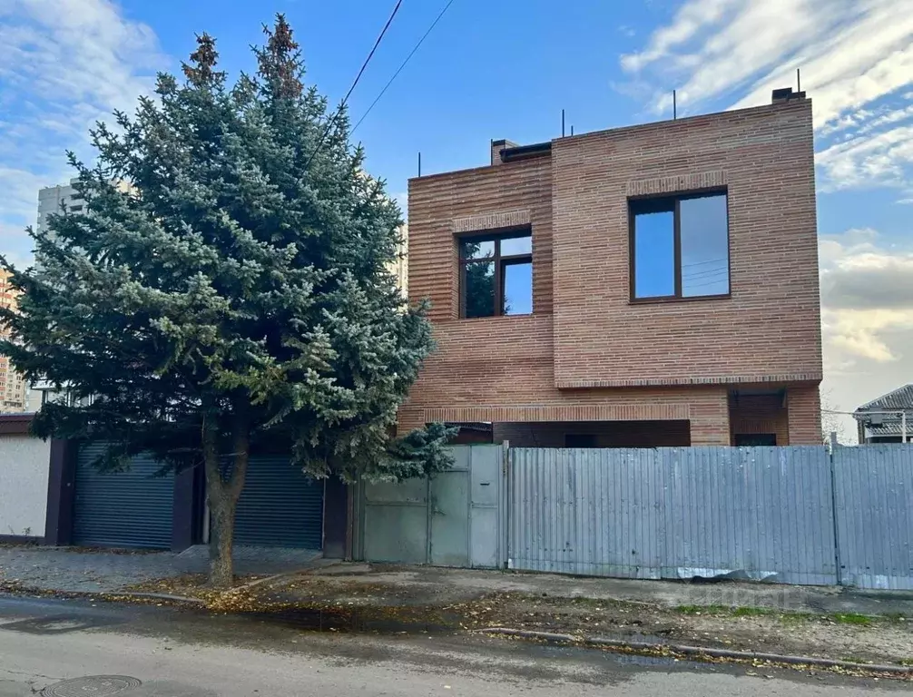 Дом в Ростовская область, Ростов-на-Дону, Нахичевань ул. Сарьяна, 41 ... - Фото 1