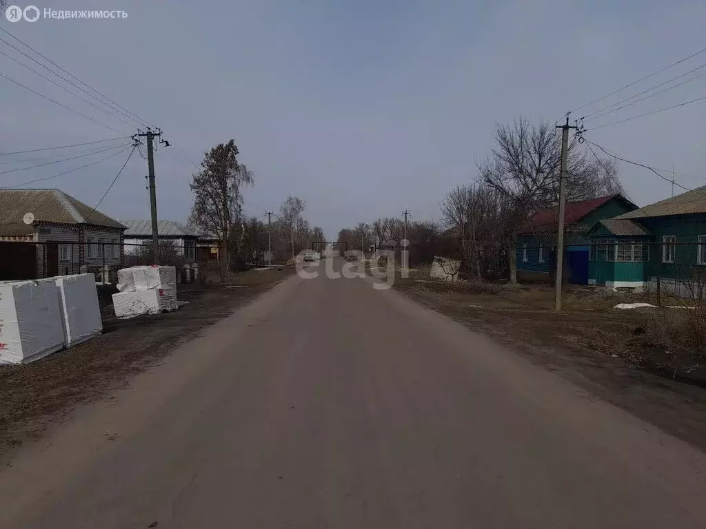 Дом в Балашовский район, рабочий посёлок Пинеровка, улица Луначарского ... - Фото 1