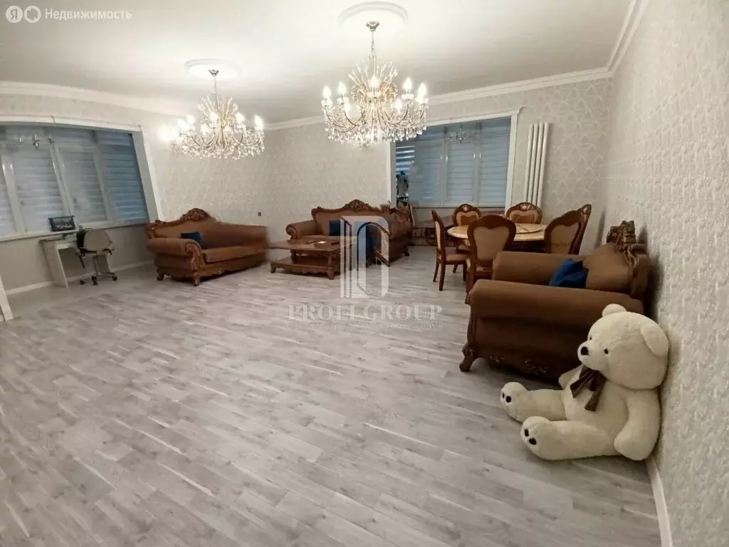 3-комнатная квартира: Махачкала, улица Даниялова, 101 (144 м) - Фото 1