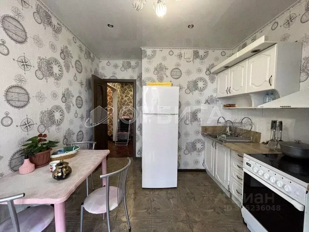 1-к кв. Тюменская область, Тюмень ул. Александра Протозанова, 16 (39.0 ... - Фото 0