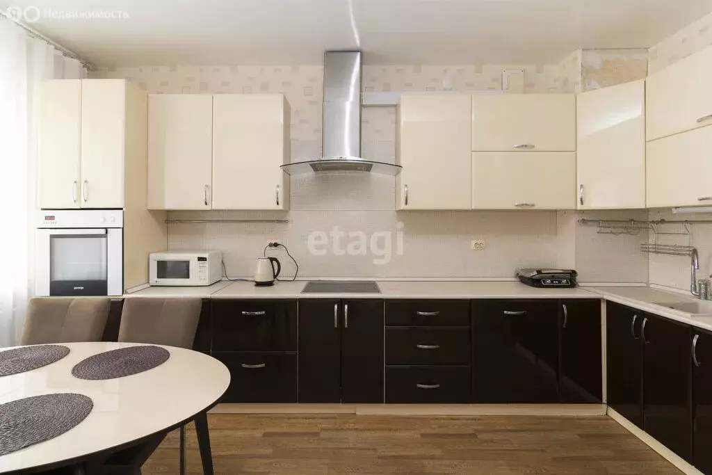 3-комнатная квартира: Тюмень, улица Пермякова, 66 (102.7 м) - Фото 2