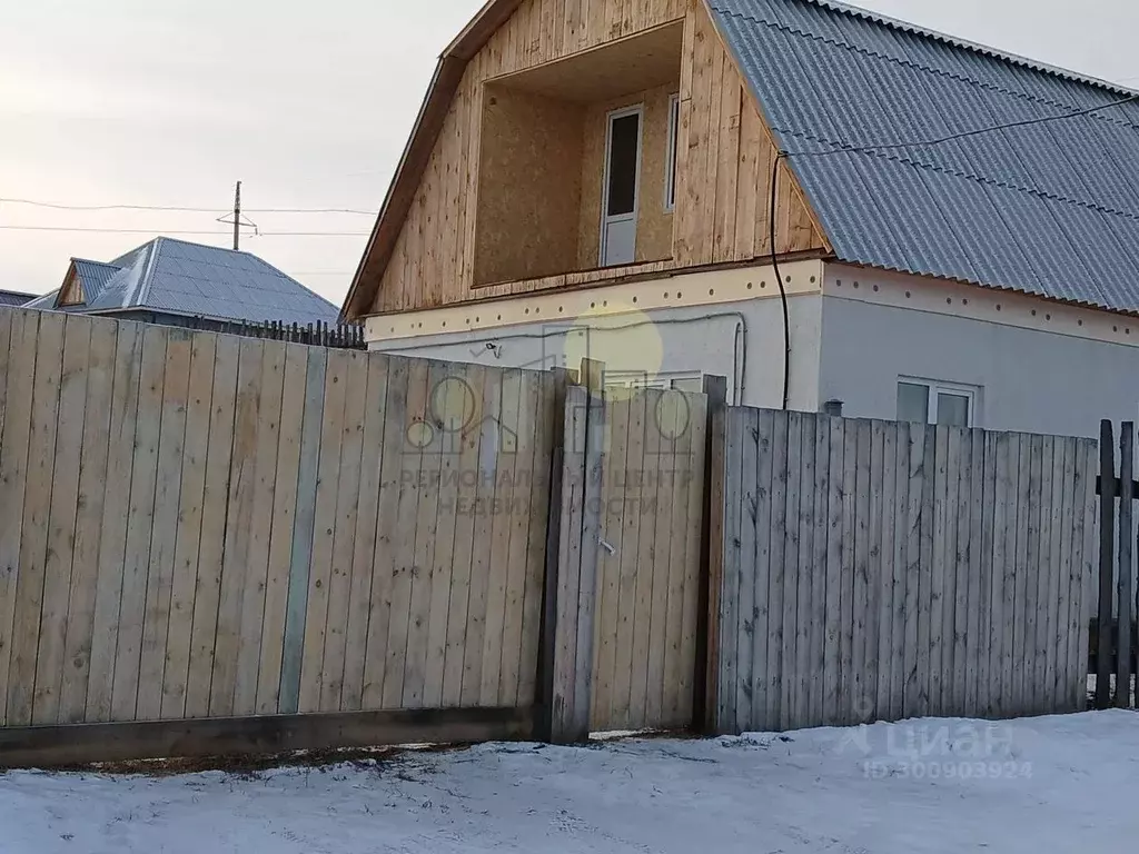 Дом в Иркутская область, Эхирит-Булагатский район, пос. Усть-Ордынский ... - Фото 0