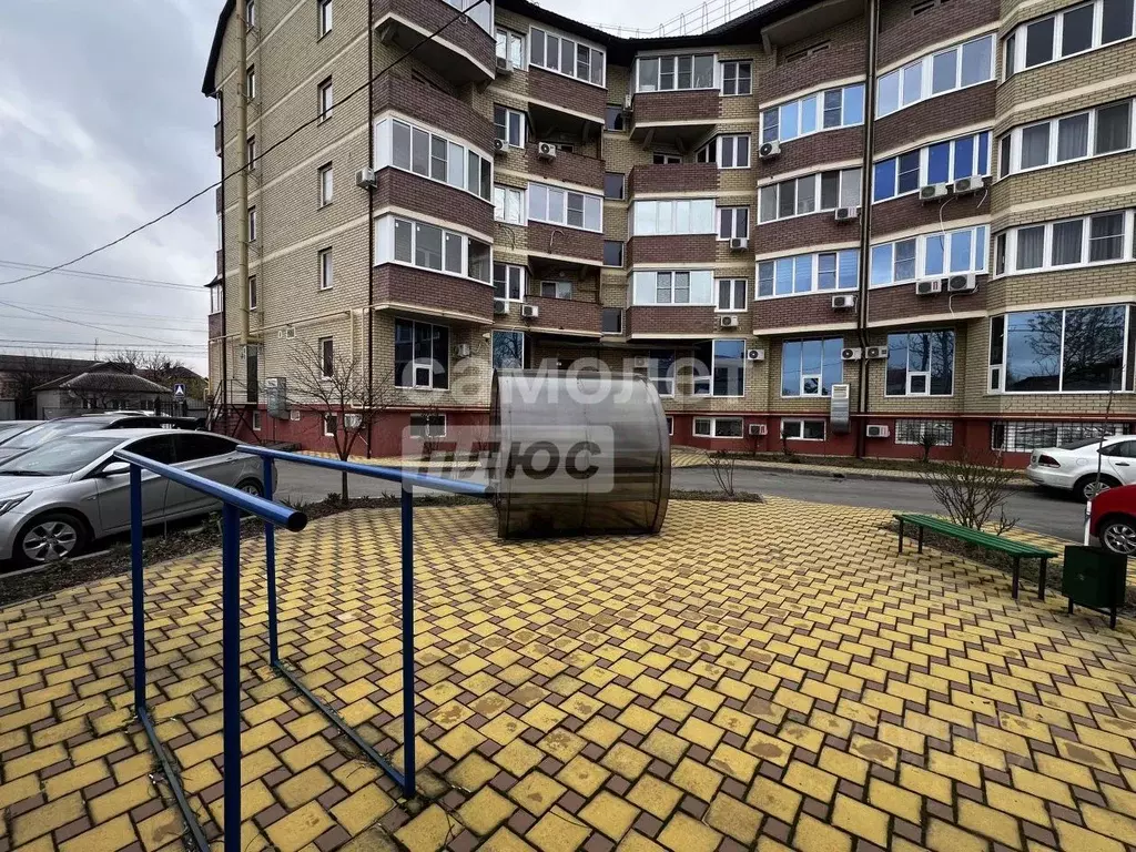 3-к кв. Краснодарский край, Динская ст-ца ул. Красная, 72Б (130.0 м) - Фото 0