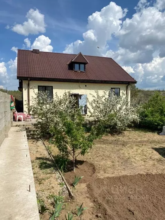 Дом в Волгоградская область, Волгоград Ангарская ул. (171 м) - Фото 0