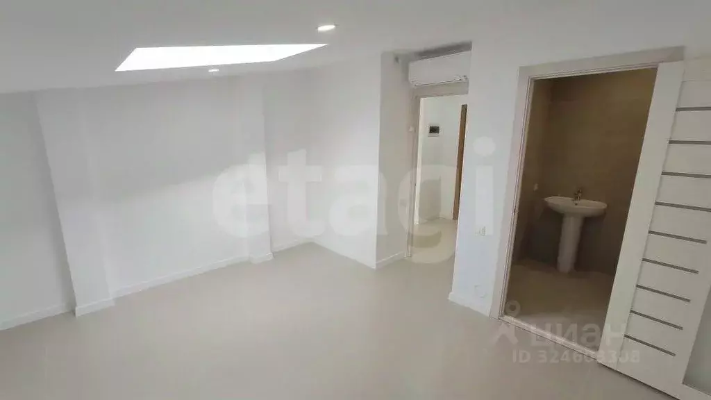 Помещение свободного назначения в Крым, Евпатория просп. Победы, ... - Фото 1