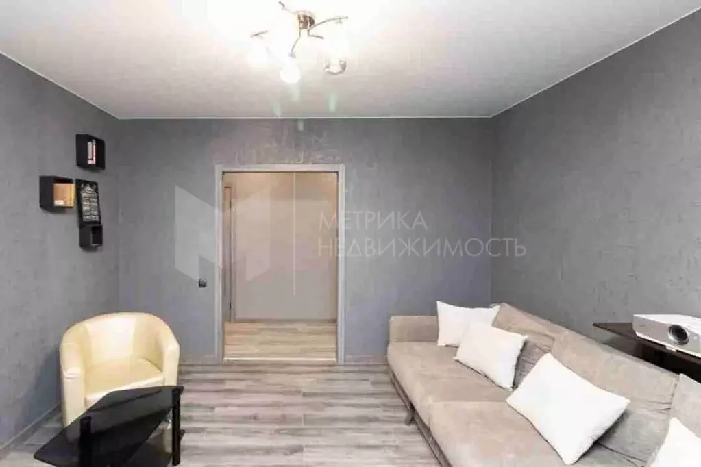 3-к кв. Тюменская область, Тюмень ул. Мельникайте, 32 (79.0 м) - Фото 1