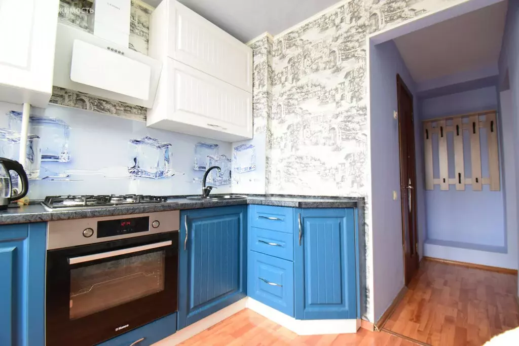 3-комнатная квартира: Туймазы, улица 70 лет Октября, 11 (55.3 м) - Фото 2