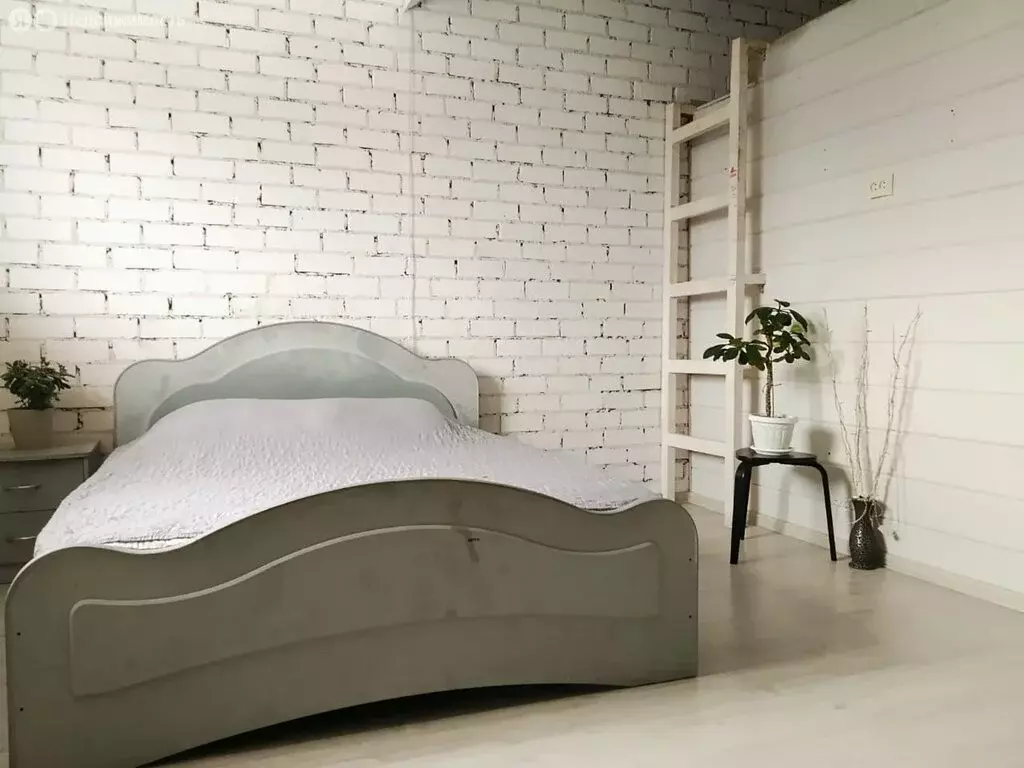 Квартира-студия: Екатеринбург, улица Очеретина, 6 (40 м) - Фото 1