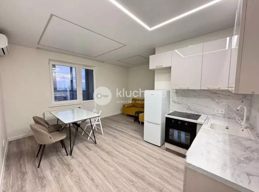 2-к кв. Татарстан, Казань ул. Вишневского, 57А (78.0 м) - Фото 1
