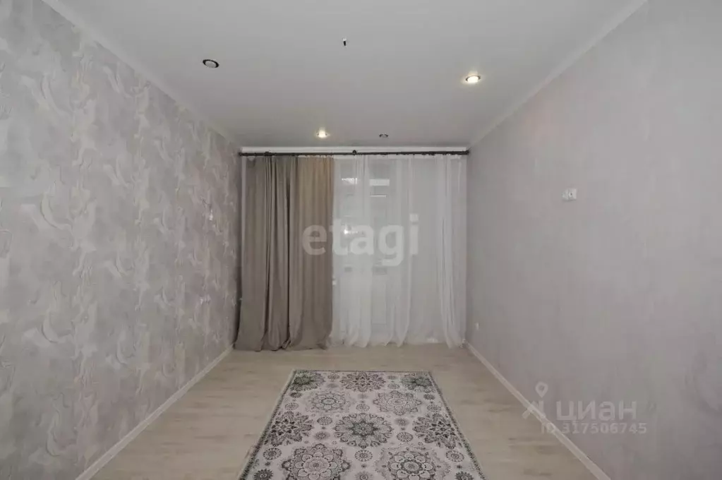 3-к кв. Сахалинская область, Южно-Сахалинск Бумажная ул., 22 (64.5 м) - Фото 0