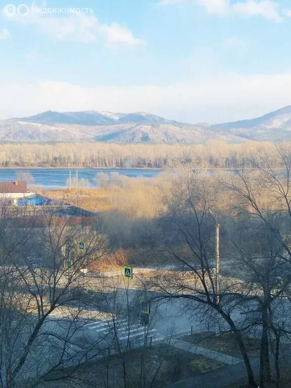 3-комнатная квартира: Саяногорск, микрорайон Центральный, 18 (65 м) - Фото 1