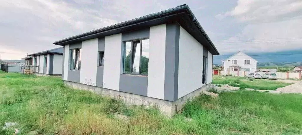 Дом в Крым, Симферопольский район, с. Доброе  (100 м) - Фото 0