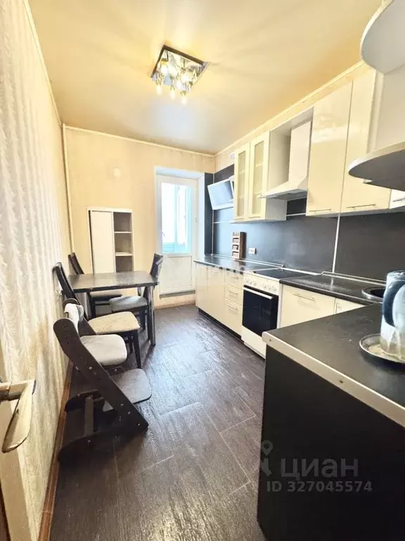 2-к кв. Тюменская область, Тюмень ул. Муравленко, 9 (55.6 м) - Фото 1