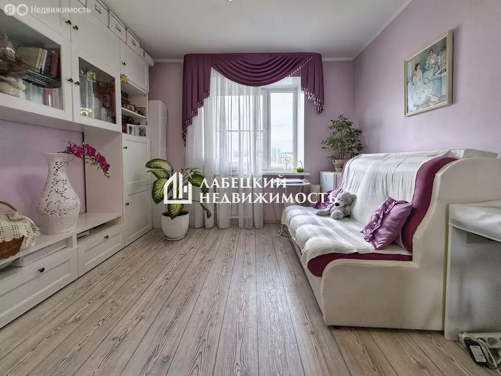 2к в 8-комнатной квартире (18.6 м) - Фото 0