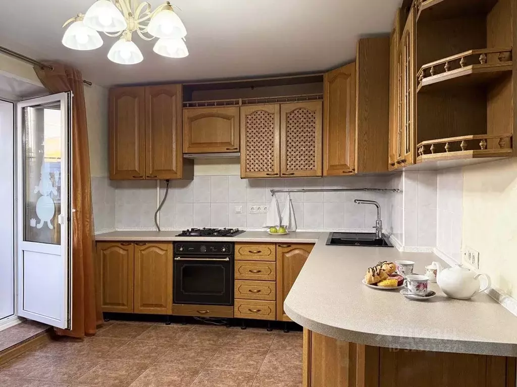 3-к кв. Чувашия, Чебоксары Ярмарочная ул., 7к1 (89.7 м) - Фото 1