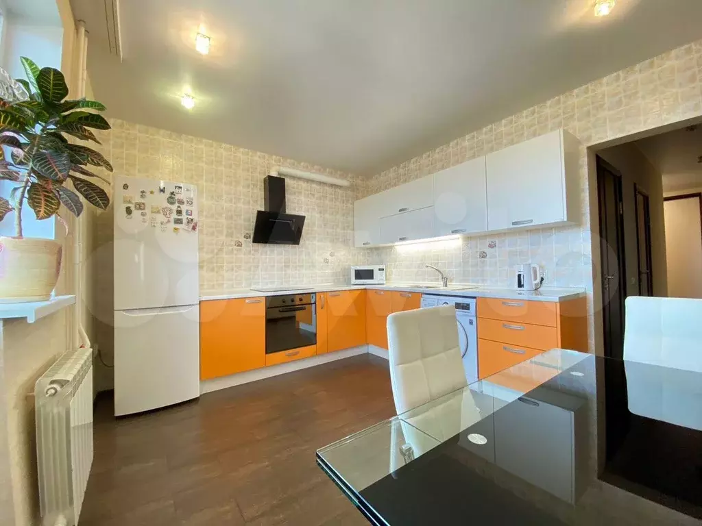 3-к. квартира, 90 м, 9/17 эт. - Фото 1