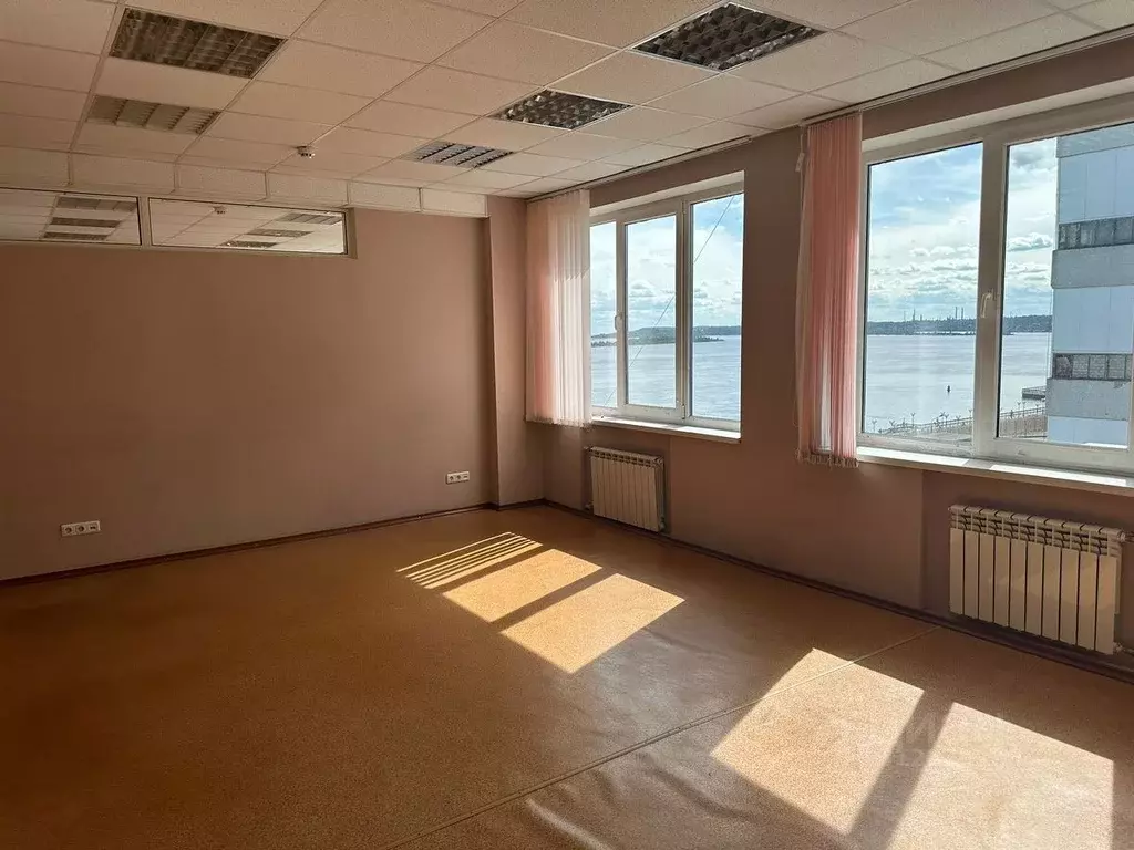 Офис в Саратовская область, Саратов Набережная ул., 22 (28 м) - Фото 1