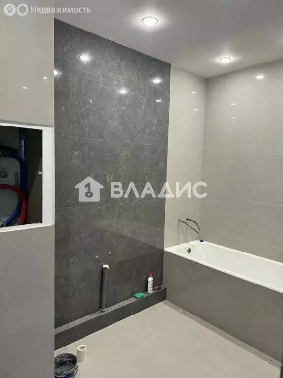 2-комнатная квартира: Лобня, улица Чайковского, 3А (83 м) - Фото 1