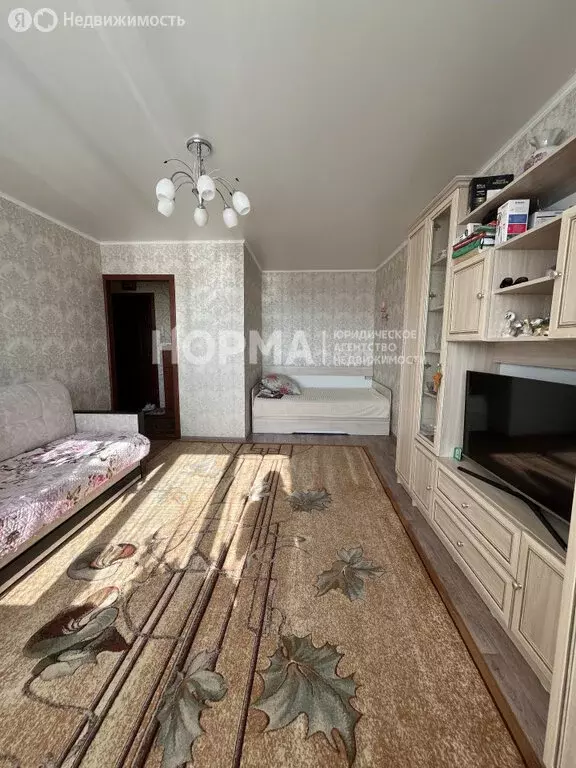 1-комнатная квартира: Октябрьский, 34-й микрорайон, 10А (37.6 м) - Фото 1
