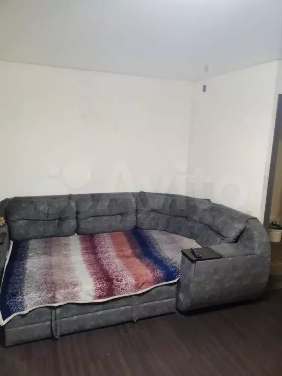 1-к. квартира, 40 м, 1/10 эт. - Фото 1