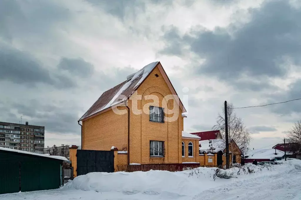 Дом в Алтайский край, Бийск Сенная ул., 75 (244 м) - Фото 1