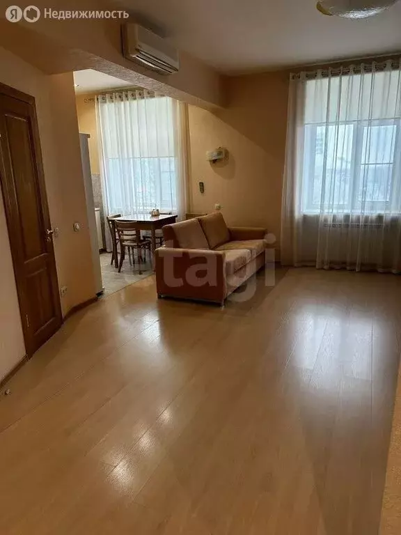 Квартира-студия: Омск, проспект Мира, 50 (42 м) - Фото 1
