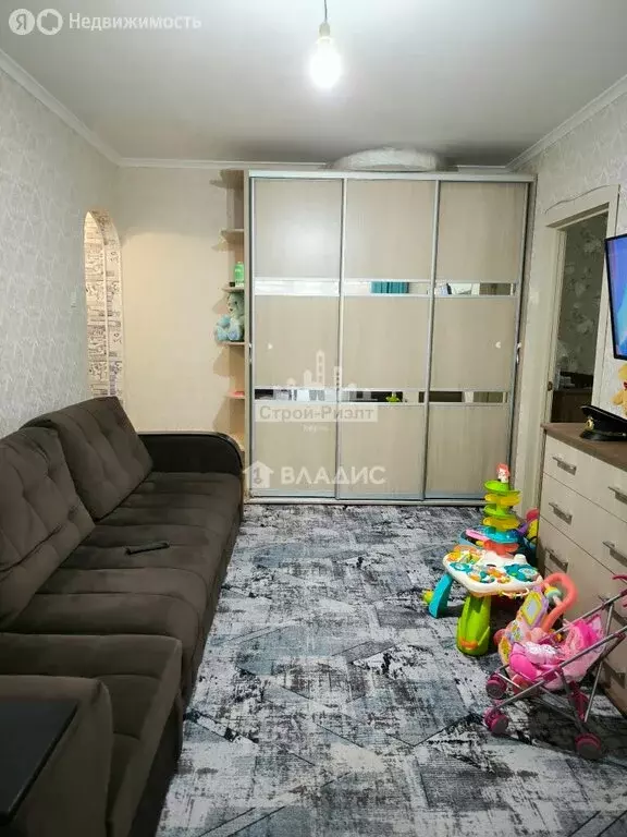 3-комнатная квартира: Керчь, улица Фурманова, 6А (45.6 м) - Фото 0