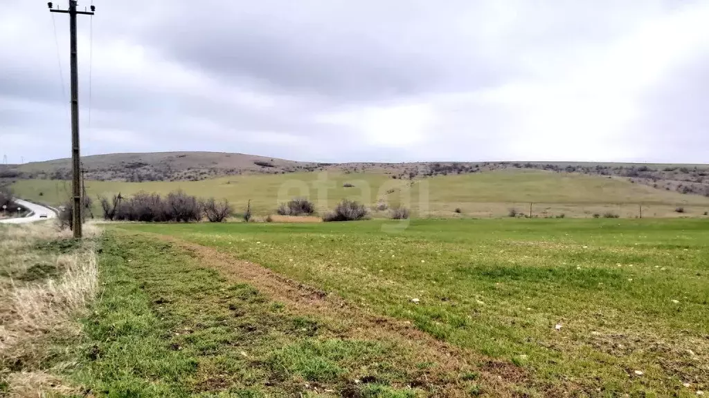 Участок в Крым, Кировский район, Первомайское с/пос, с. Ключевое ул. ... - Фото 1