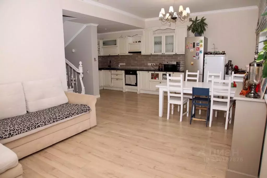 Таунхаус в Москва ул. Академика Семенова, 93к7 (205 м) - Фото 1