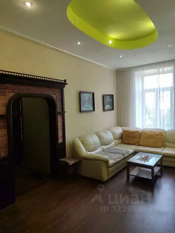 2-к кв. Псковская область, Псков Октябрьский просп., 18 (69.0 м) - Фото 1