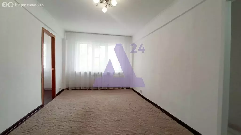 3-комнатная квартира: Новоалтайск, посёлок Новогорский, улица ... - Фото 0