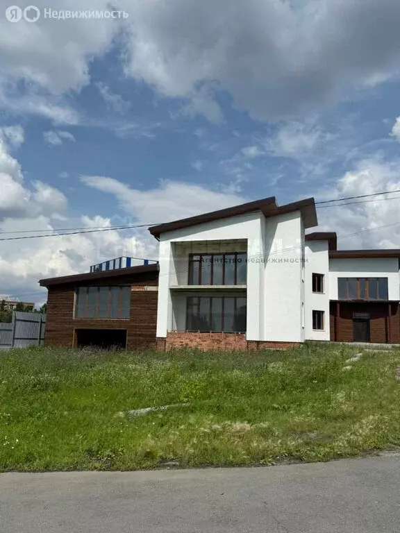 Дом в Челябинск, Шахтостроевская улица, 32 (810 м) - Фото 0