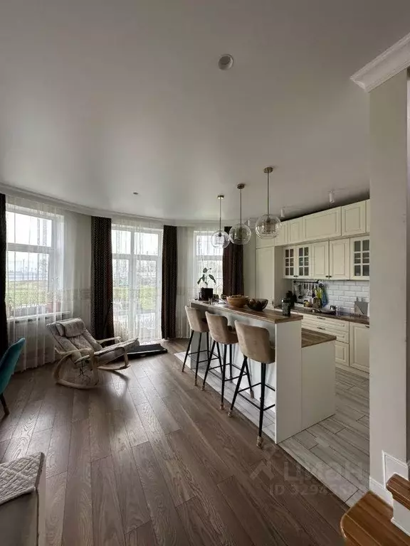 Дом, 247.6 м - Фото 1