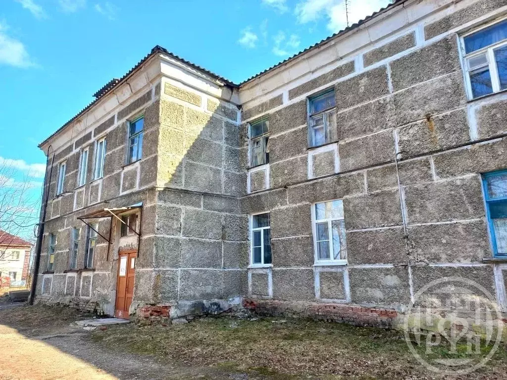 Комната 27 м в 3-к., 2/2 эт. - Фото 1
