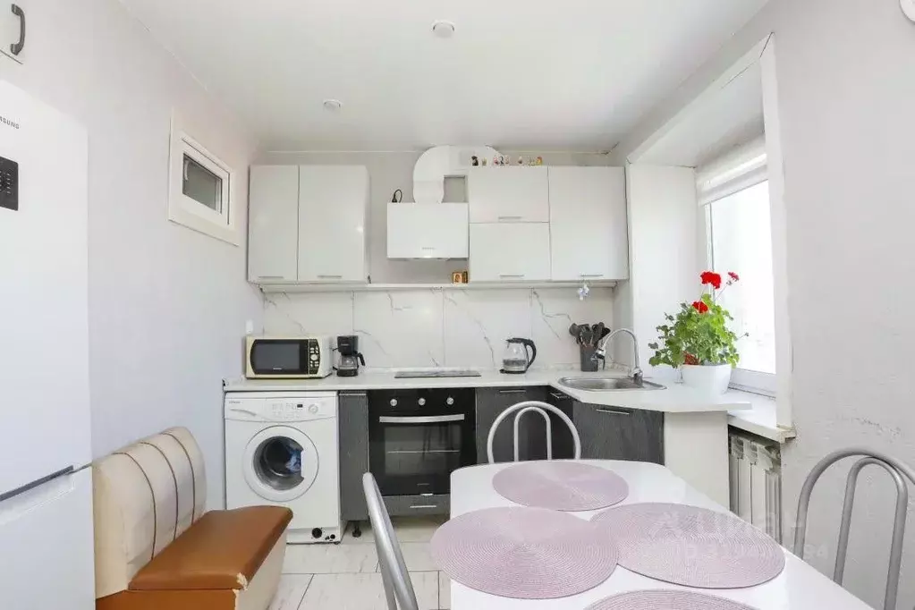 3-к кв. Иркутская область, Иркутск ул. Красных Мадьяр, 133 (55.0 м) - Фото 1