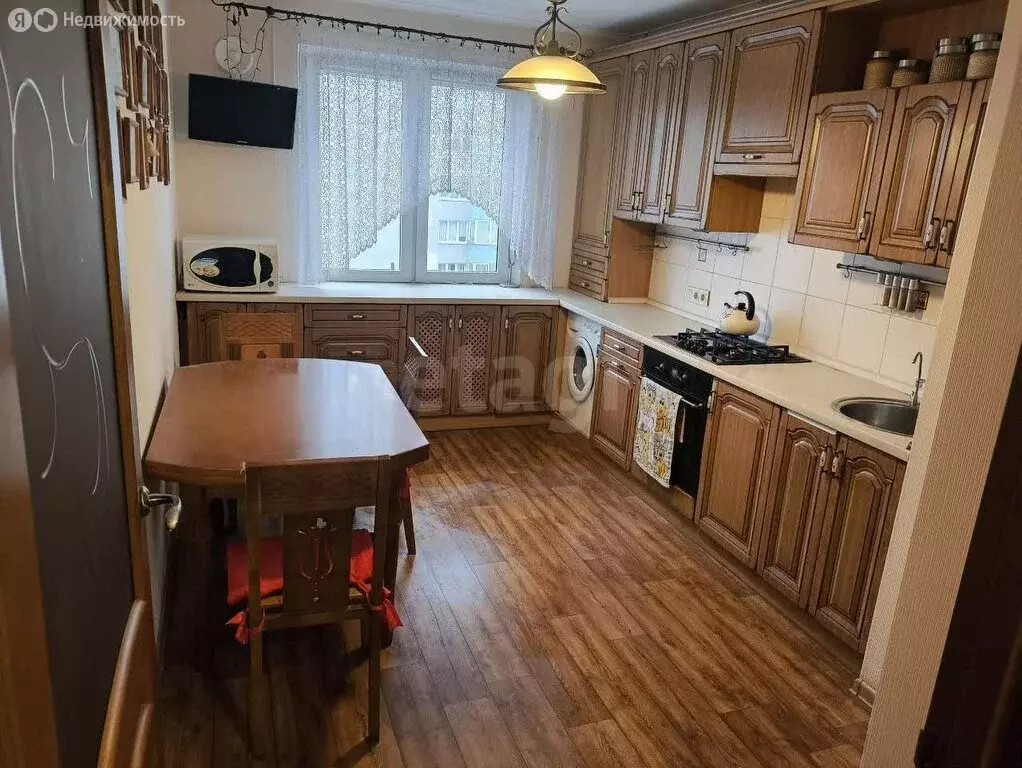 3-комнатная квартира: Калининград, улица Генерала Челнокова, 34 (84.9 ... - Фото 0