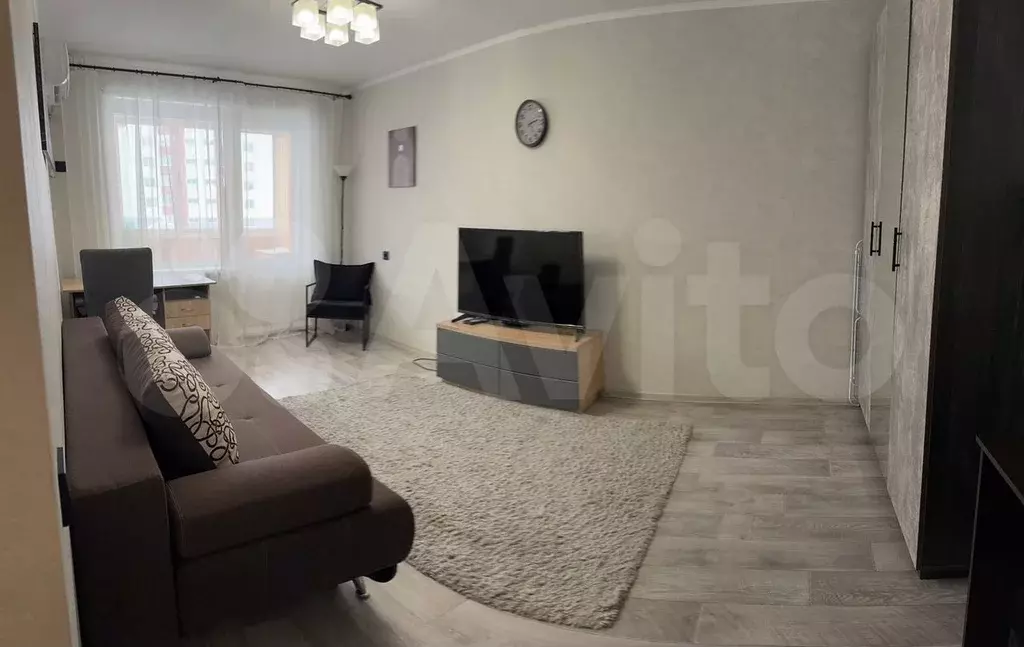 1-к. квартира, 35 м, 4/10 эт. - Фото 1