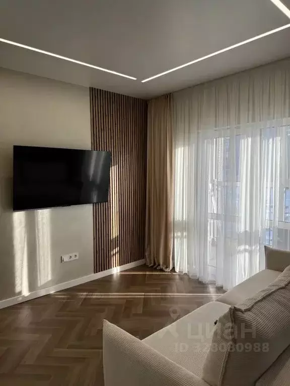 Студия Тюменская область, Тюмень ул. Николая Глебова, 6 (30.0 м) - Фото 1