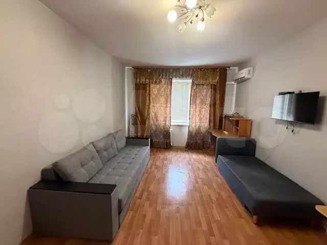 1-к. квартира, 38 м, 8/10 эт. - Фото 1