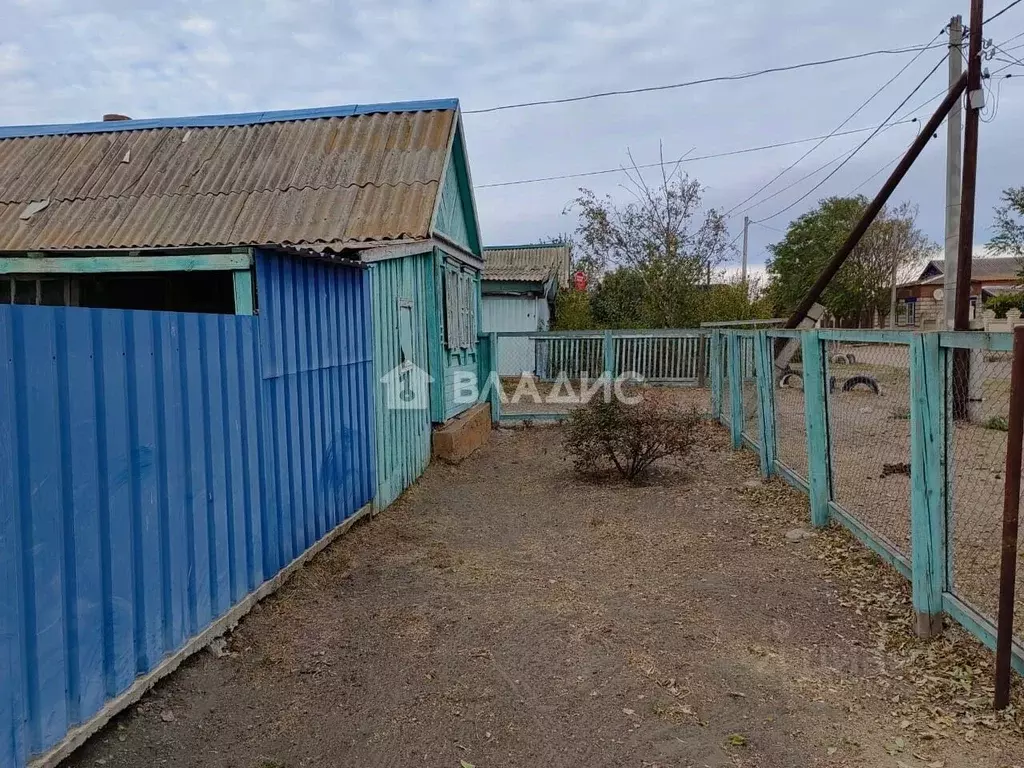 Дом в Астраханская область, пос. Володарский ул. Садовая, 9 (61 м) - Фото 1